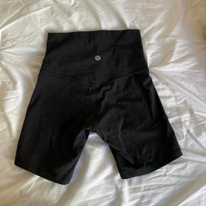 Lulu align shorts 6”